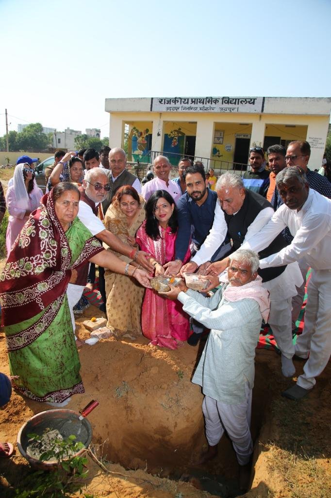 Sambhal – certificate distribution to blood donors, Vanshika